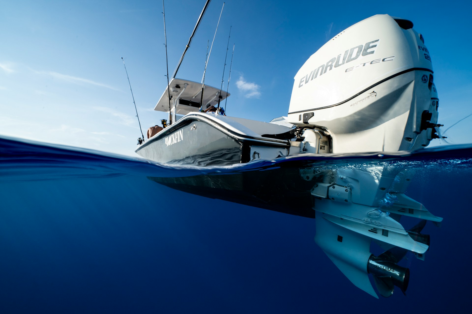 Underwater propeller and running gear clearance